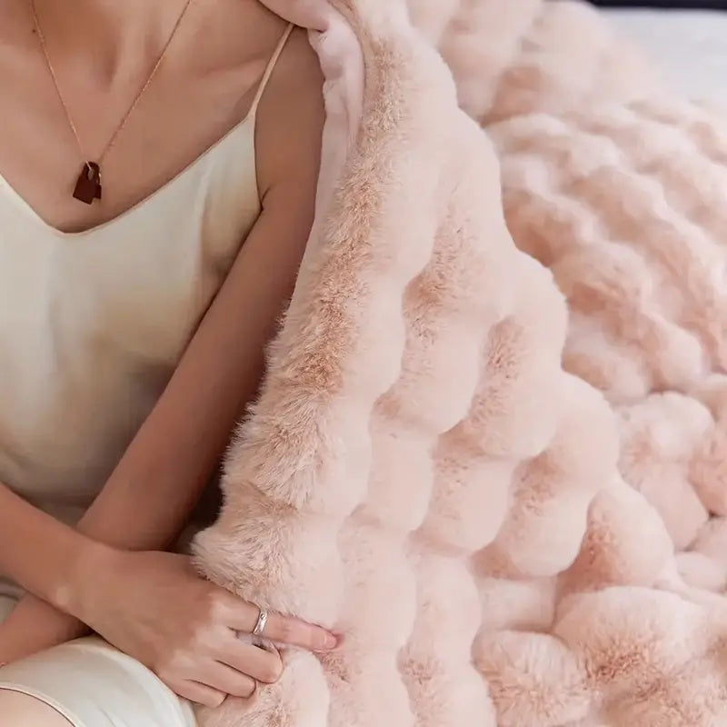 Elara Haus Luxury Rabbit Faux Fur Throw - Ultra Plush Blanket