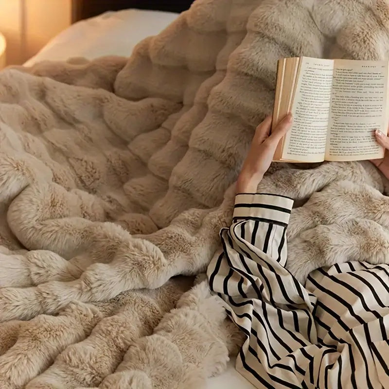 Elara Haus Luxury Rabbit Faux Fur Throw - Ultra Plush Blanket